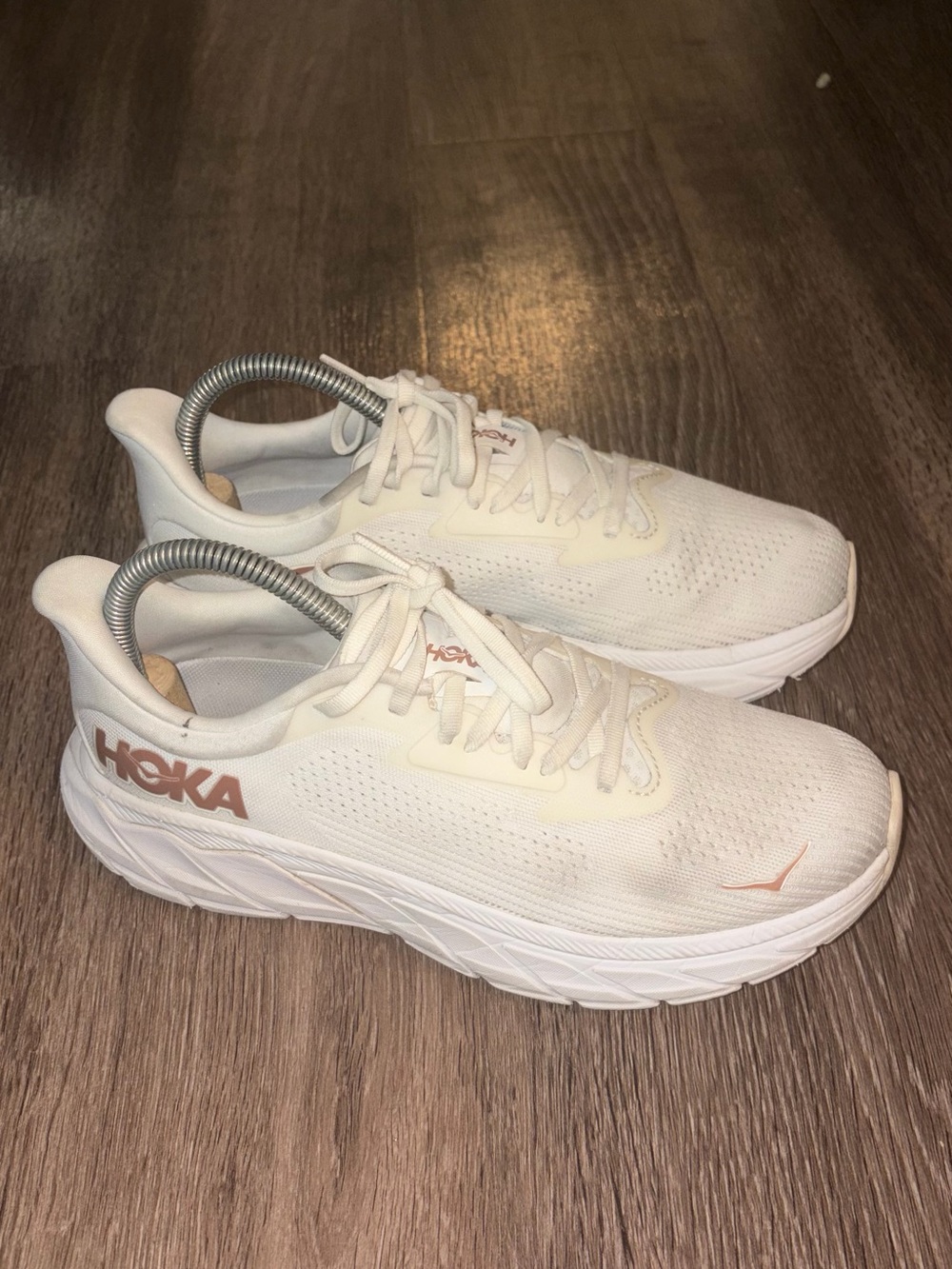 Womens White/Rose Gold Blac Hoka One Arahi 7 Running Shoes sz 8.5B